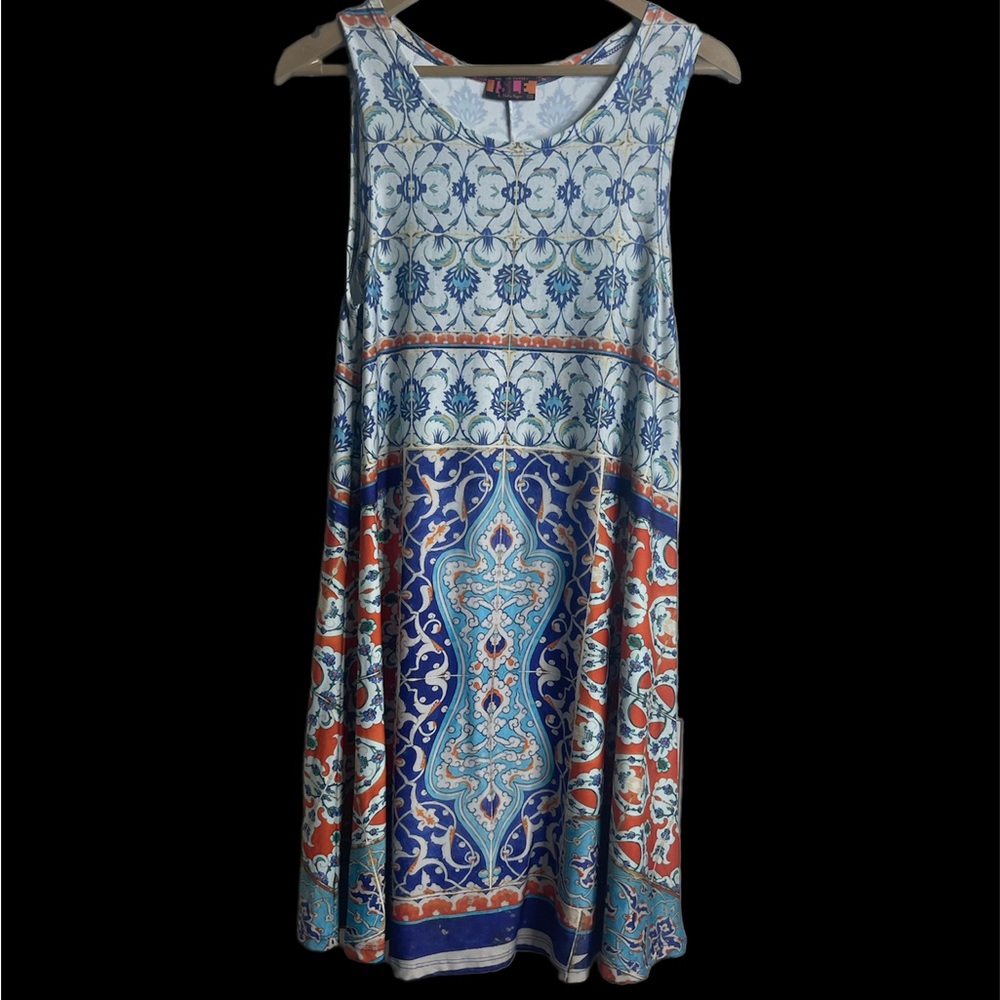 Isle Gorgeous Unique Print Sleeveless Dress